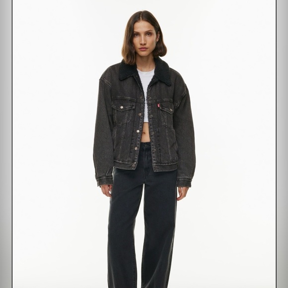 Aritzia Jackets & Blazers - Aritzia Levis 90’s Denim Sherpa Jackect Black